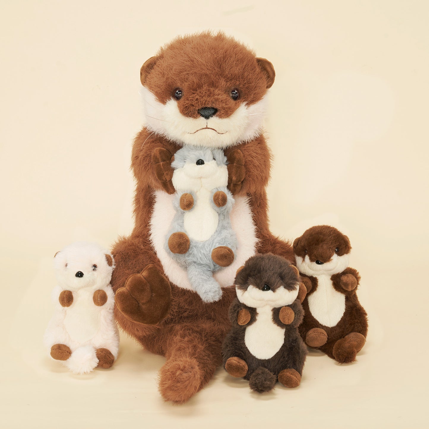 Otter-Plüschtier mit 4 Babys