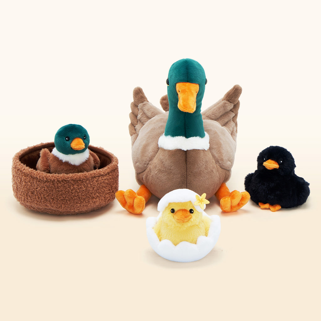 Entenfamilie, Entennest-Plüschtier mit 4 Baby-Enten im Inneren