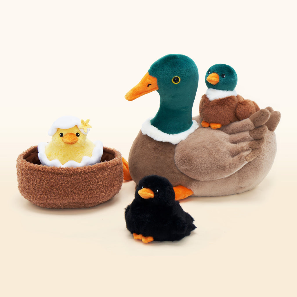Entenfamilie, Entennest-Plüschtier mit 4 Baby-Enten im Inneren