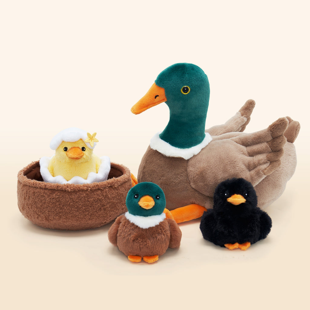 Entenfamilie, Entennest-Plüschtier mit 4 Baby-Enten im Inneren