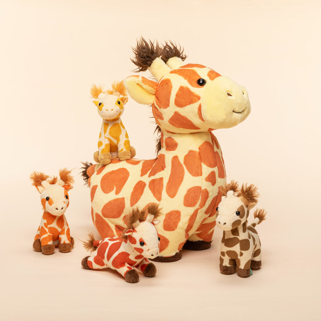 Plüschtier Giraffenfamilie mit 4-teiligem Baby-Geschenkset für Kleinkinder