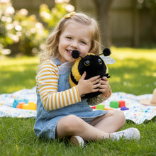 Laden Sie das Bild in den Galerie-Viewer, Plüschtier Hummel aus weichem Fell