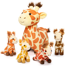 Laden Sie das Bild in den Galerie-Viewer, Plüschtier Giraffenfamilie mit 4-teiligem Baby-Geschenkset für Kleinkinder